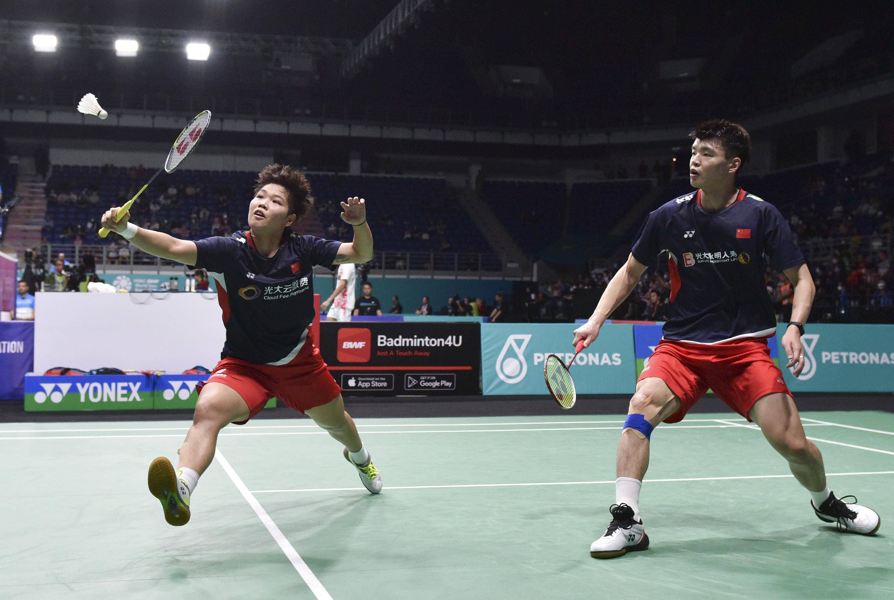 丹麦队鏖战泰国队，黄鸭组合扛起全队