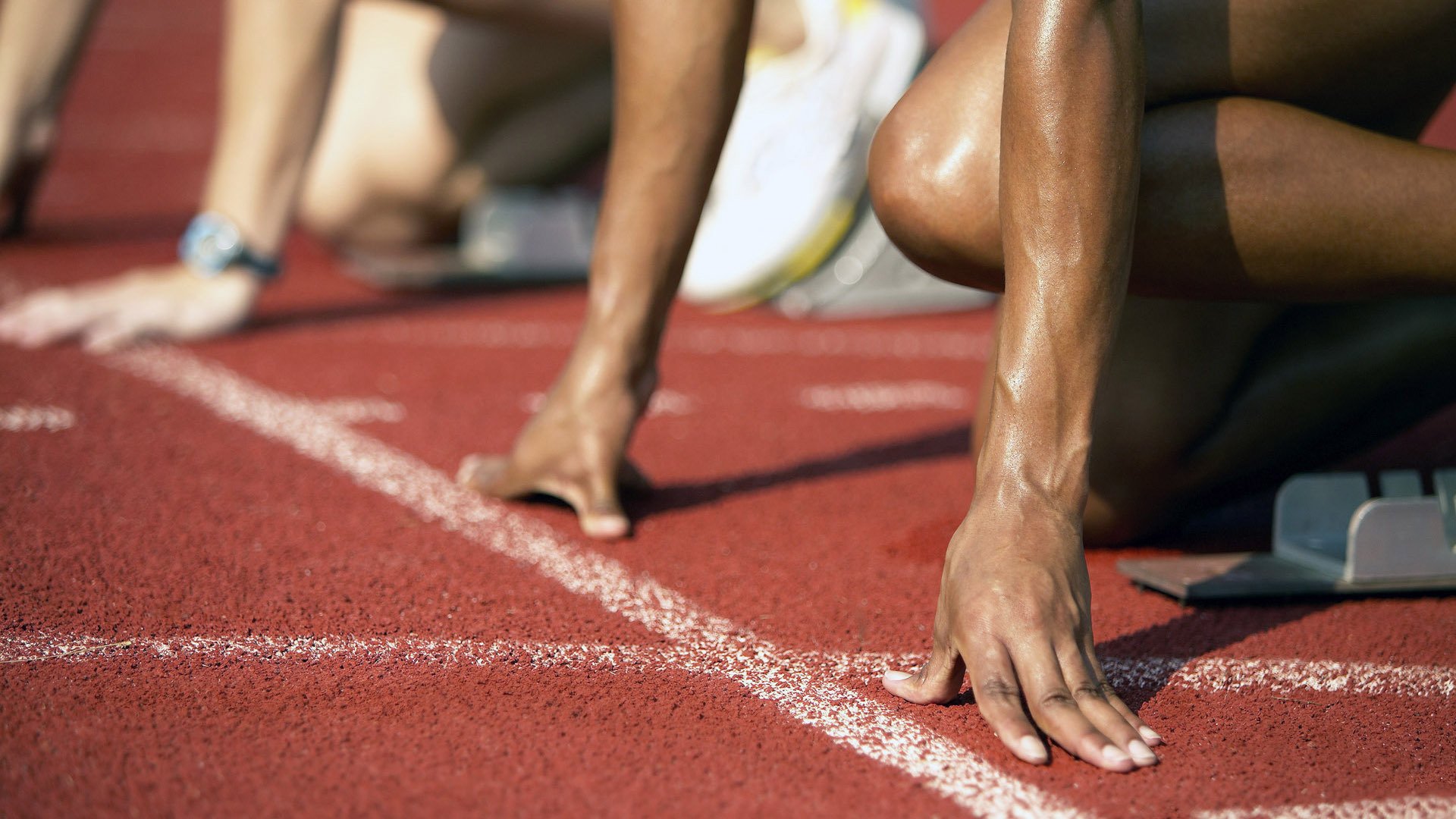 绿茵场上的弗拉霍维奇时刻，当几内亚遇见喀麦隆，一道不属于此地的光芒