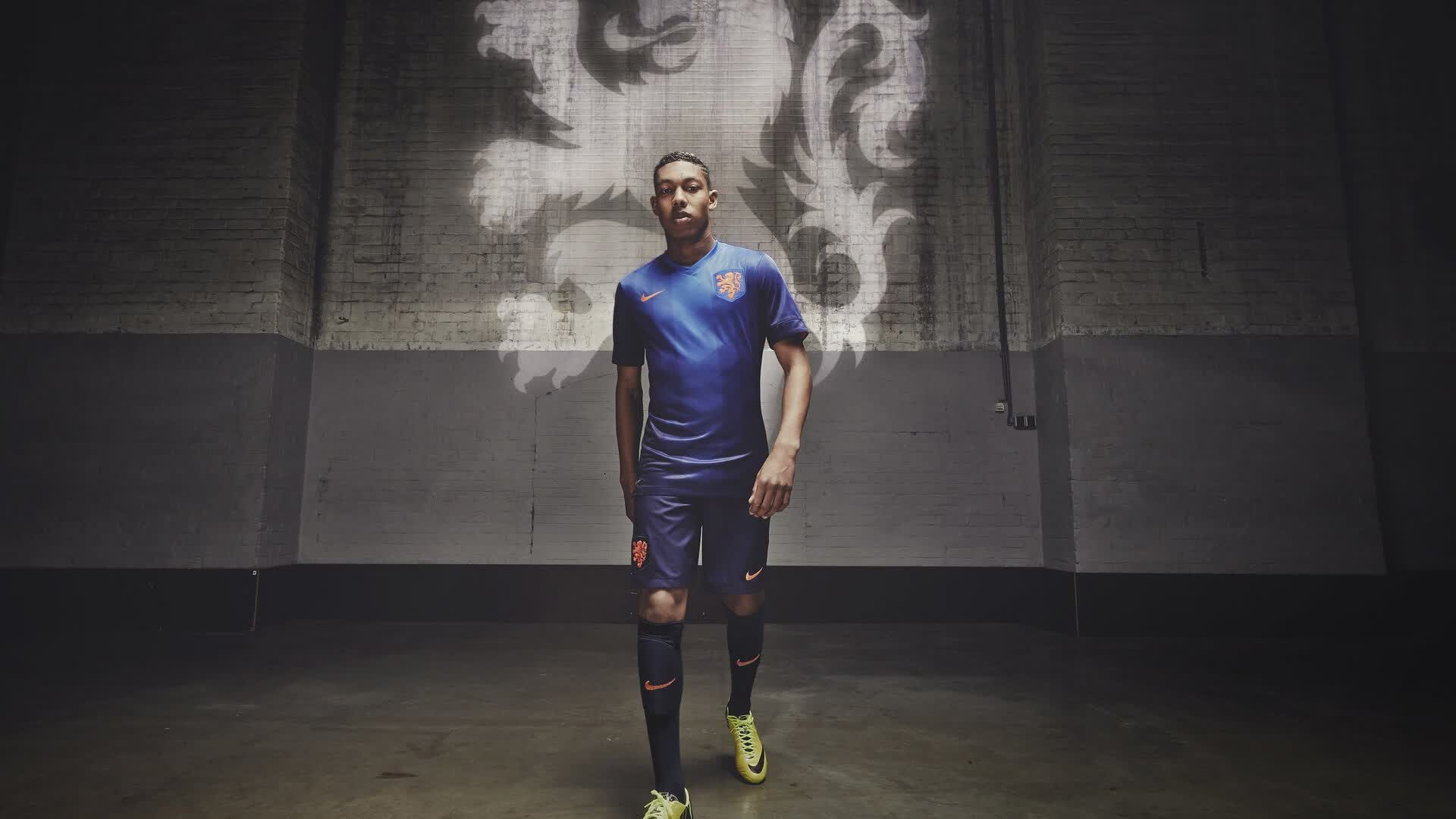 沙漠风暴席卷欧陆劲旅，阿联酋横扫匈牙利，苏亚雷斯用反击写下亚洲荣耀